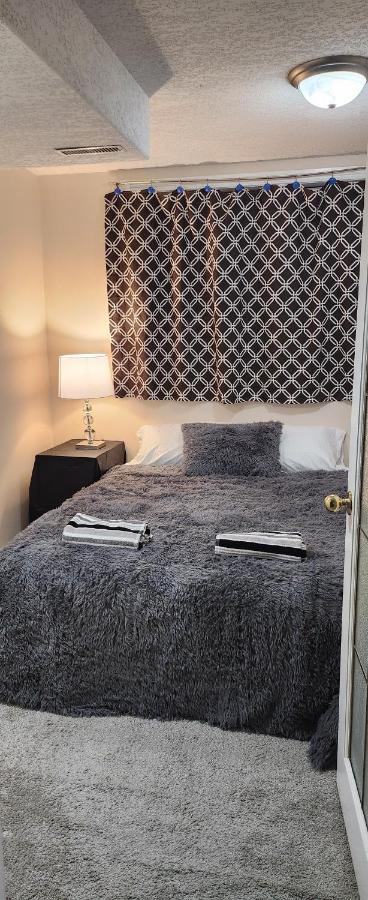 Super Luxury & Cozy Lower Level Apartment In Nw Calgary, Ab Close To Banff YYC Exterior foto
